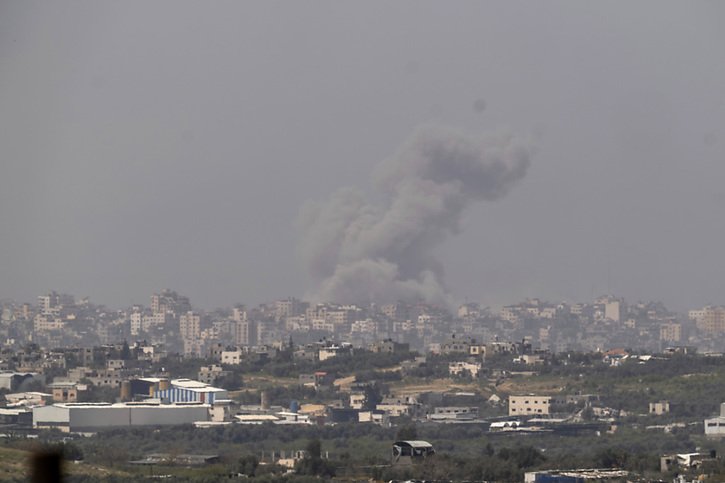 Le ministère de la Santé du Hamas a fait état de 66 morts à Gaza au cours de la nuit de mercredi à jeudi. © KEYSTONE/AP/Ohad Zwigenberg