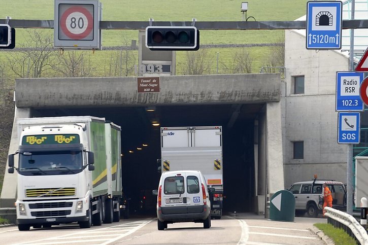 Le tunnel sous la Vue-des-Alpes va être fermé plusieurs heures (archives). © KEYSTONE/LAURENT GILLIERON
